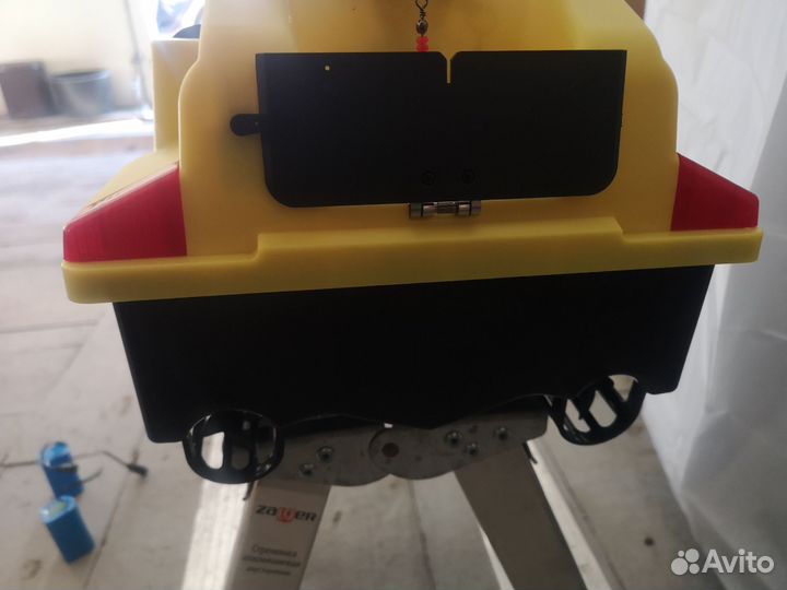 Прикормочный кораблик GPS на 40 точек + эхолот