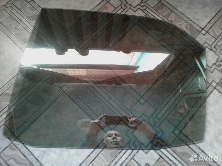 Стекло перед,зад. оригинал на лексус LS-430 2000