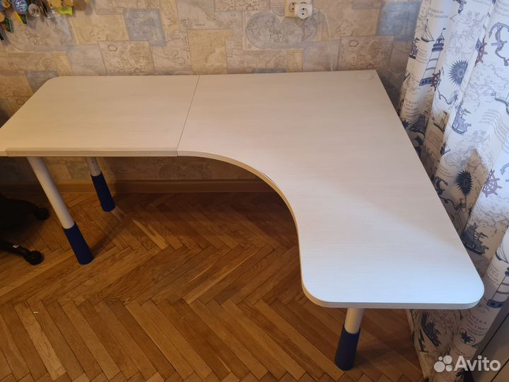 Растущий стол парта