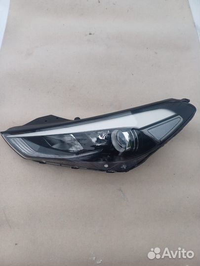 Фара левая Hyundai Tucson 3 2015-2018