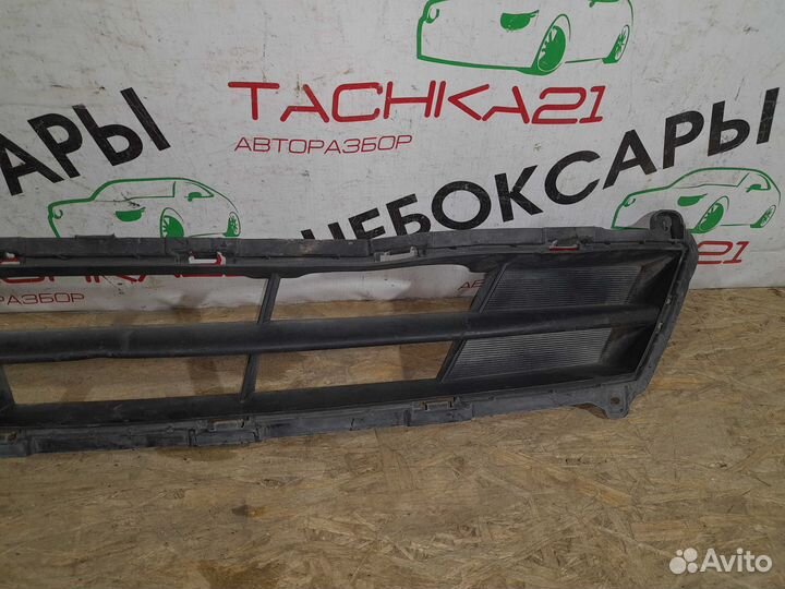 Решетка переднего бампера Hyundai Solaris (14-17)