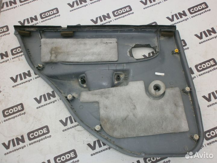 Обшивка задний правой двери Хундай Акцент 2