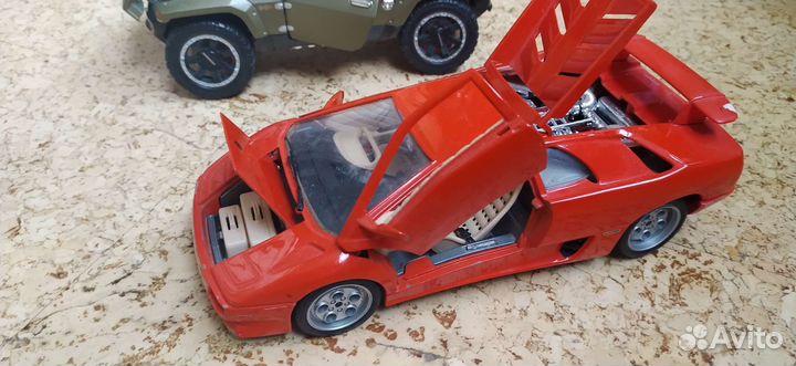 Модель автомобиля Lamborghini 1/18