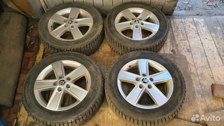 R16 Triangle IceLink Trin PS01 205/60, PCD 5x112 DIA 57.1