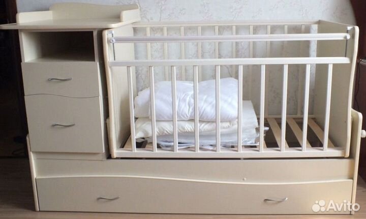 Детская кроватка трансформер с маятником
