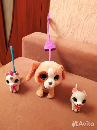 Интерактивная собака на поводке и друзья