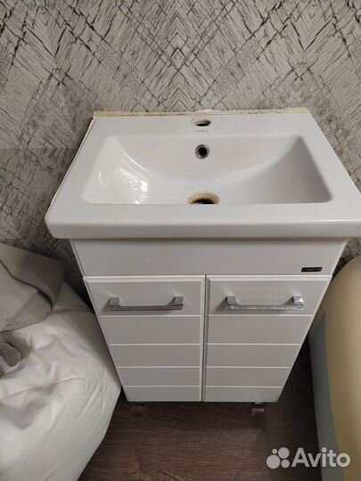 Тумба с раковиной для ванной бу