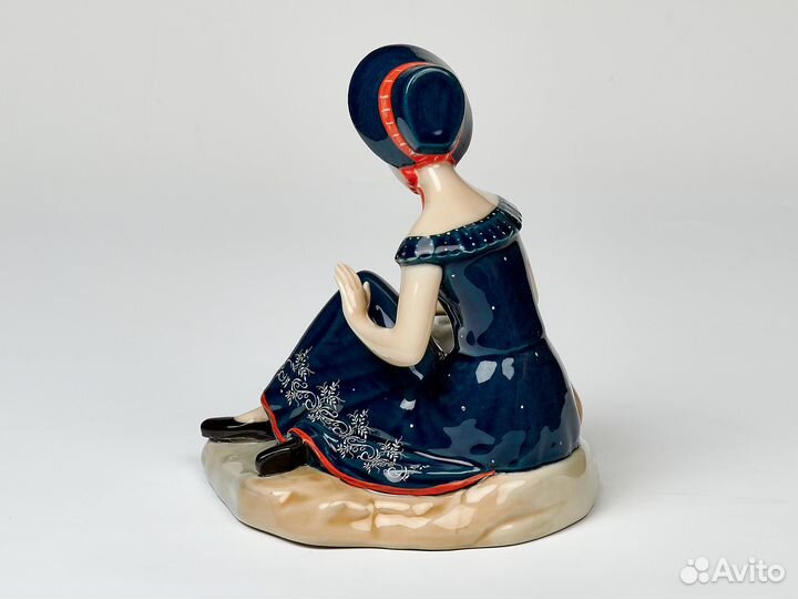 Статуэтка Девушка с таксой Испания Т.Р.Е.Щ.И.Н.А