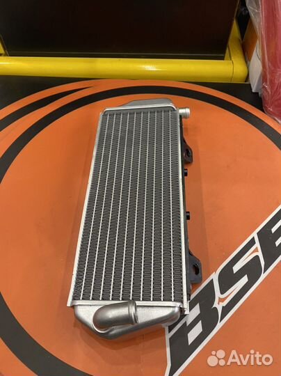 Радиатор левый мото