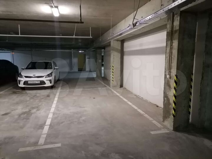 Машиноместо, 14 м²