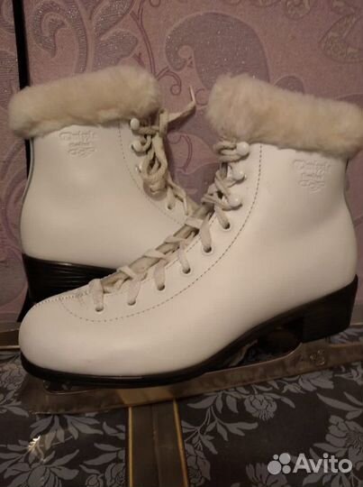 Женские фигурные коньки