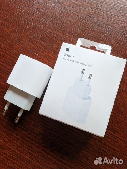 Адаптер на iPhone 20w