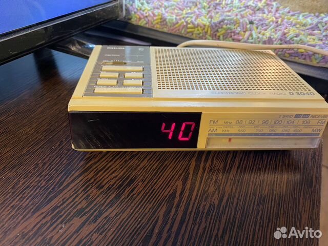 Philips electronic clock radio d 3040