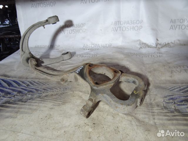 Кулак поворотный Cadillac SRX (2004-2009) прав пер