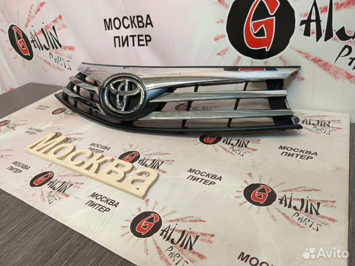 Решетка радитора Toyota Corolla 180 2012-2016