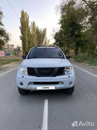 Nissan Navara, 2005