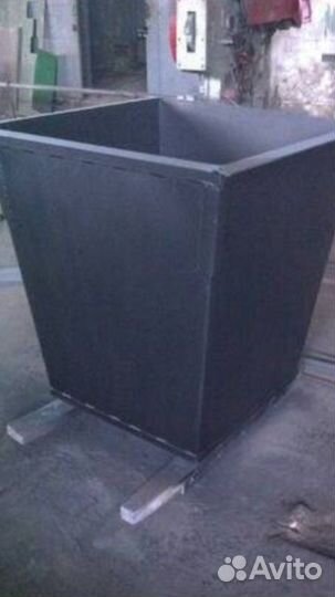 Мусорный бак контейнер