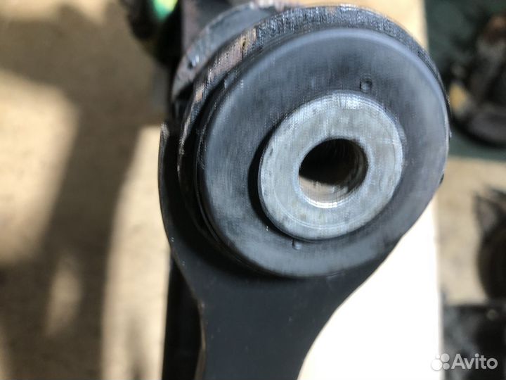 Рычаг передний нижний левый правый VW Golf 5