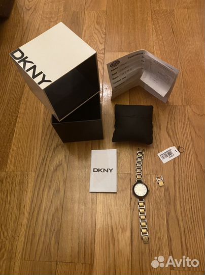 Часы наручные женские dkny. Ремешок стерт