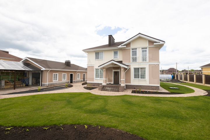 Коттедж 150 м² на участке 8 сот.