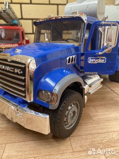 Бетономешалка Bruder Mack