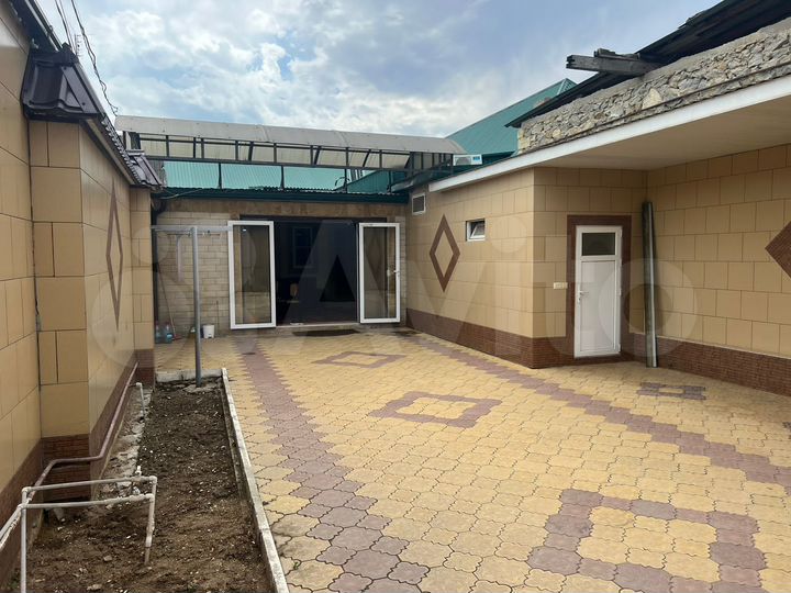 Дом 160 м² на участке 4 сот.
