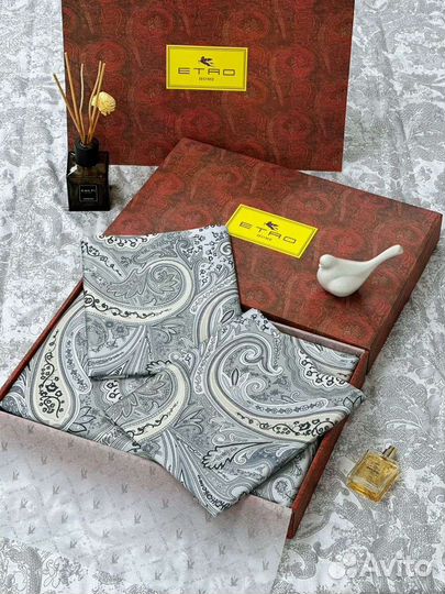 Постельное бельё Яркое etro