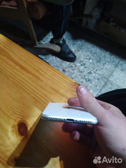 Телефон se2020