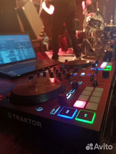 Dj контроллер traktor s2 mk3