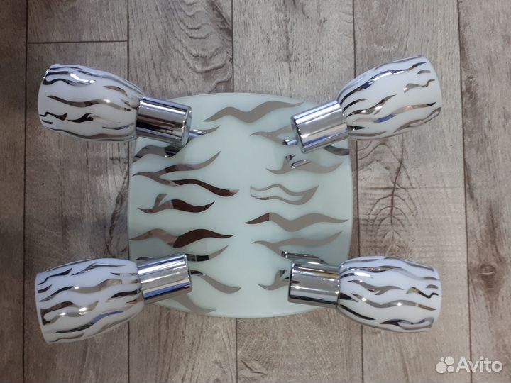 Продам люстру