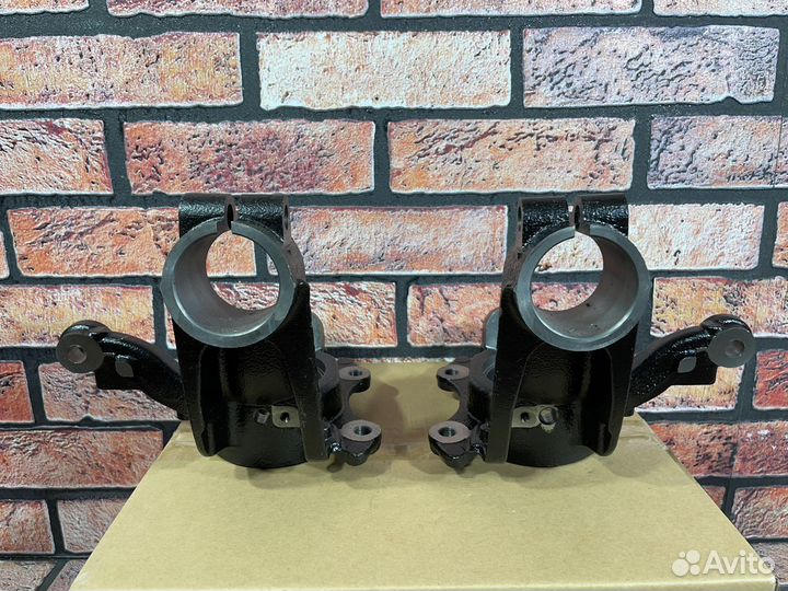 Кулак поворотный правый и левый на VW Polo 5