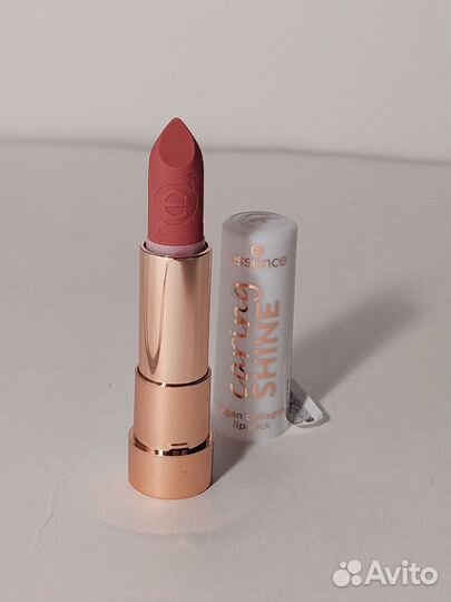 Помада essence