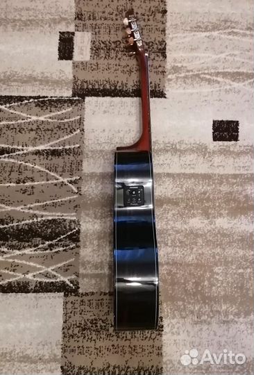 Классическая гитара со звукоснимателем