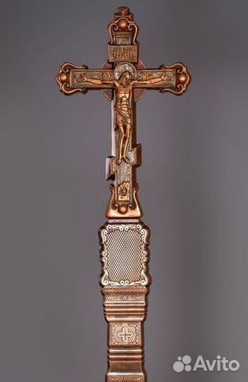 Крест могильный каменный