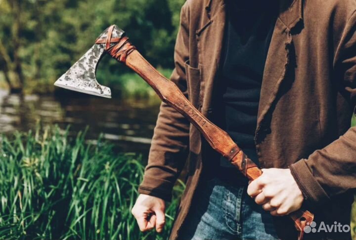 Кованый топор обрядовый Варяг