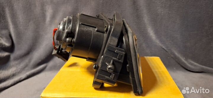 Фара противотуманная левая BMW E34