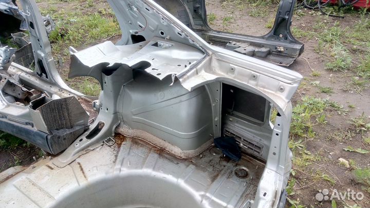 Задняя правая четверть на Опель Вектра Ц Седан