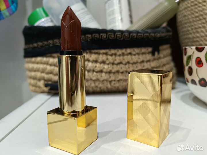 Burberry помада