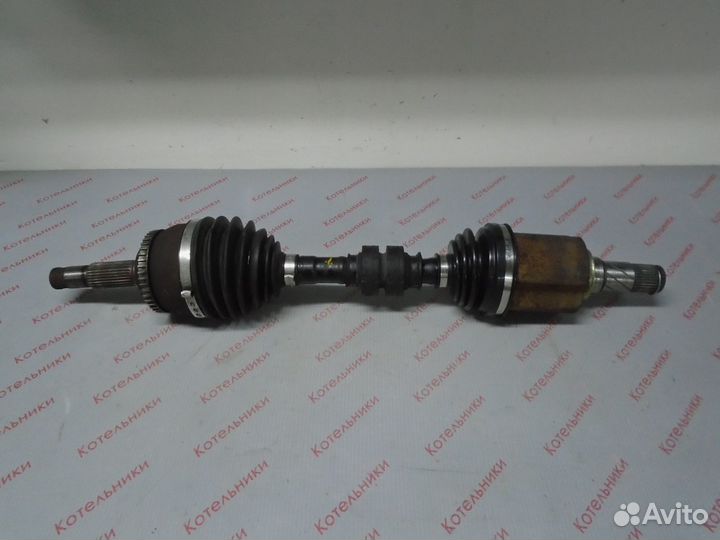 Nissan 39101-AV911 Вал приводной левый