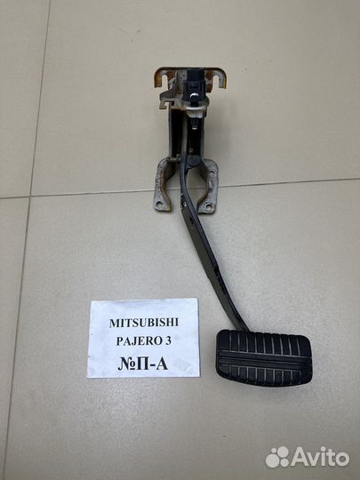 Детали салона Mitsubishi Pajero 3