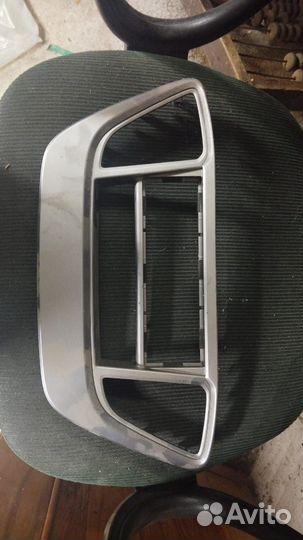 Рамка штатная на магнитолу