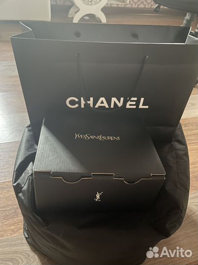 Коробка Yves Saint Laurent