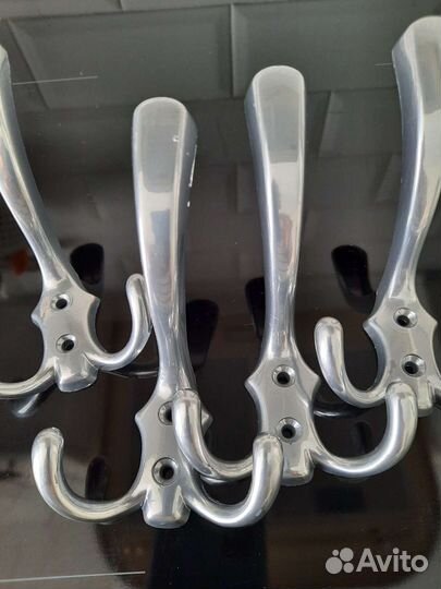 Крючок настенный