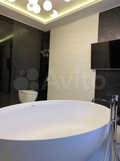 3-к. квартира, 105 м², 6/10 эт.