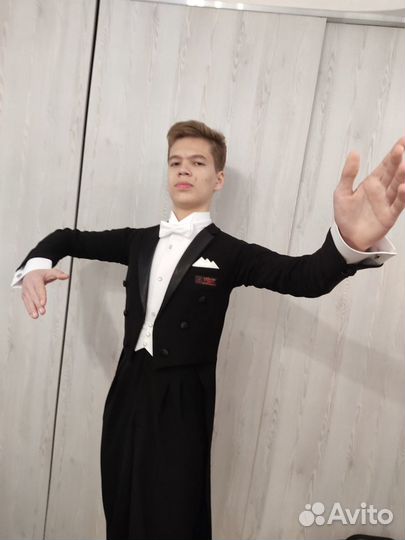 Пошив фраков для танцев