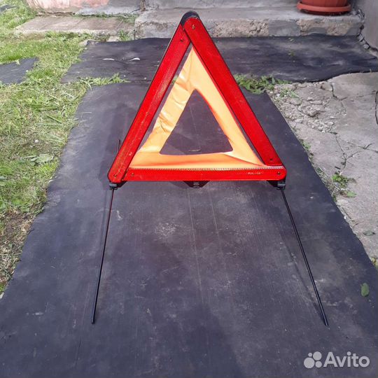 Знак аварийной остановки BMW