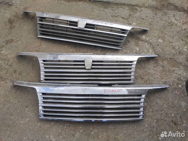 Решетка радиатора Nissan Elgrand E50