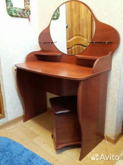 Туалетный столик(полный комплект)