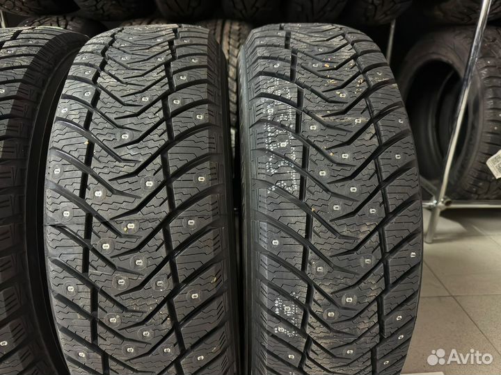 Yokohama IceGuard Stud IG65 215/50 R17 124