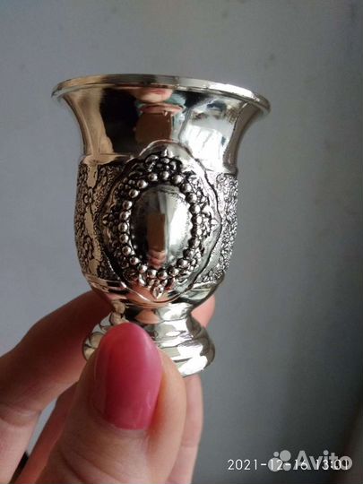 Стопки на подносе